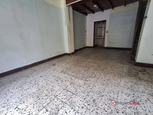 Deposito ad una luce zona centrale