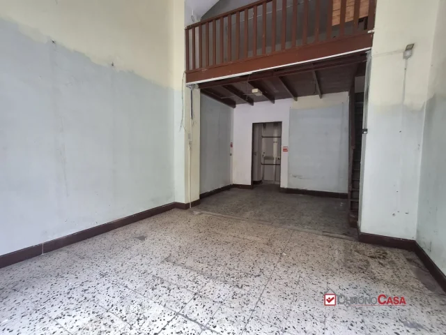 Appartamenti in Vendita - Deposito ad una luce zona centrale
