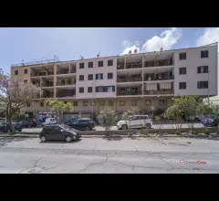 Appartamenti in Vendita - Svincolo me centro, bivani arredato. uso transitorio