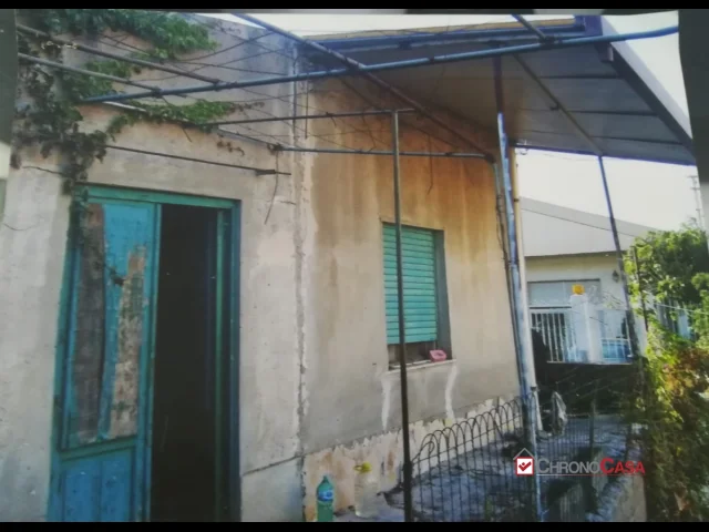 Appartamenti in Vendita - Sparta' casetta da ristrutturare con terreno rif. vs287