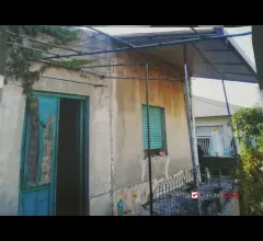 Appartamenti in Vendita - Sparta' casetta da ristrutturare con terreno rif. vs287