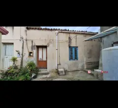Massa s.giorgio, s.indipendente di 65 mq da ristrutturare