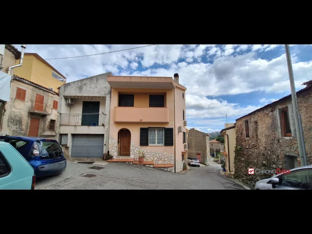 Appartamenti in Vendita - Massa s.giorgio, s.indipendente di 65 mq da ristrutturare