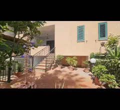 Villetta a schiera con giardino, cantina, box e mansarda