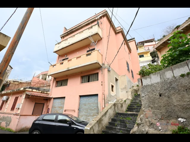 Via pietro castelli, 4 vani più servizi