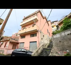Via pietro castelli, 4 vani più servizi
