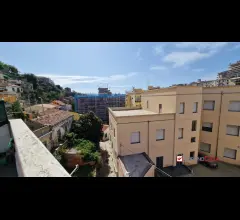 Appartamenti in Vendita - Via pietro castelli, 4 vani più servizi