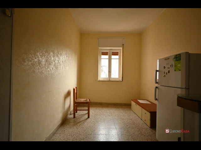 Appartamenti in Vendita - Via pietro castelli, 4 vani più servizi
