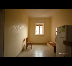 Appartamenti in Vendita - Via pietro castelli, 4 vani più servizi