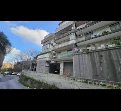 Appartamenti in Vendita - Via del santo, tre vani oltre ampia veranda
