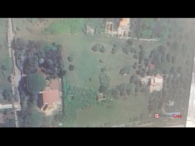Spartà, ampio terreno con depositi e ruderi