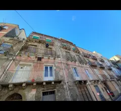 Ampio appartamento cinque vani centro storico patti