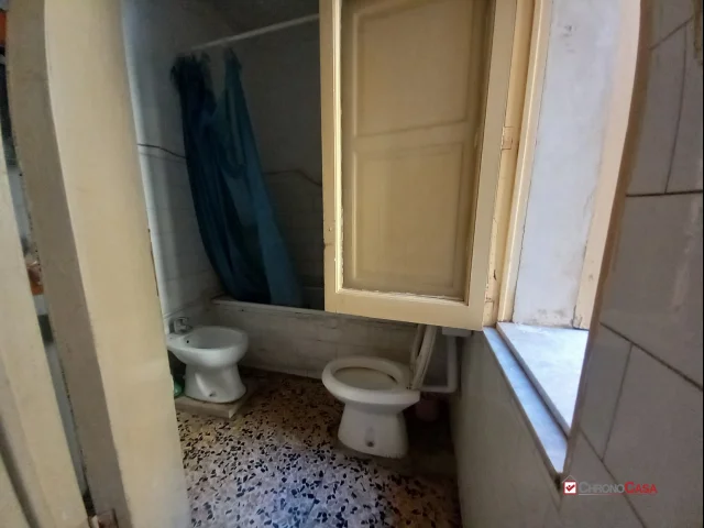 Appartamenti in Vendita - Ampio appartamento cinque vani centro storico patti