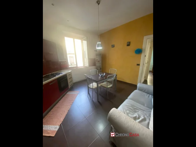 Appartamenti in Vendita - Stanza per studentessa pressi viale san martino