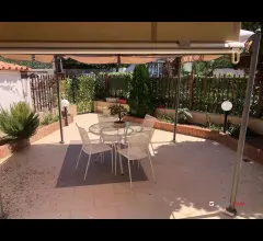 Appartamenti in Vendita - Rometta mare 150 mq di appartamento in villa p.t giardino