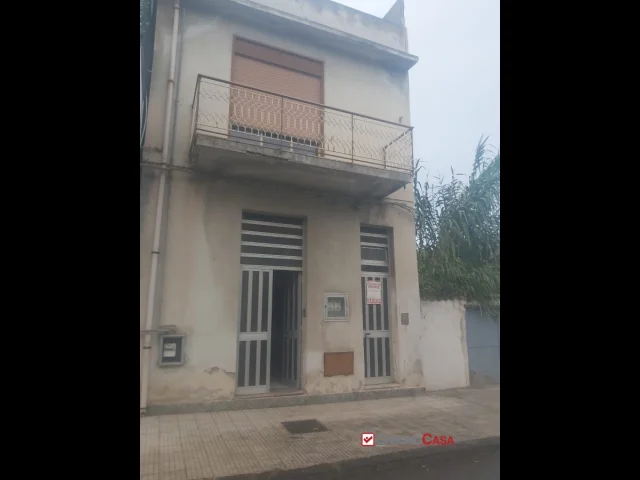 Appartamenti in Vendita - Spadafora indipendente su due livelli giardino e terrazzo