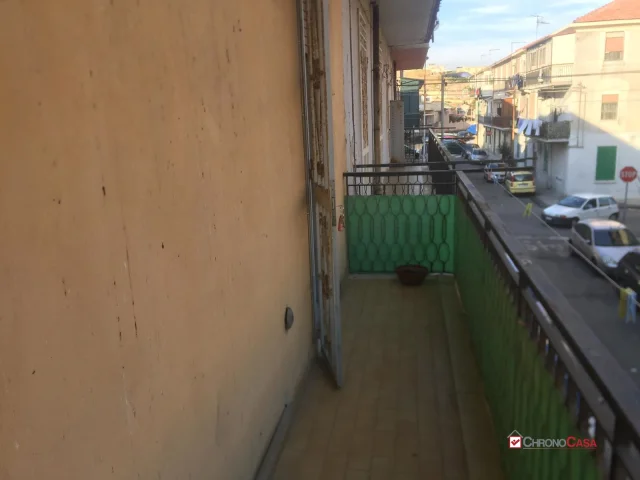 Gazzi, fronte policlinico, 3 vani cucina e wc