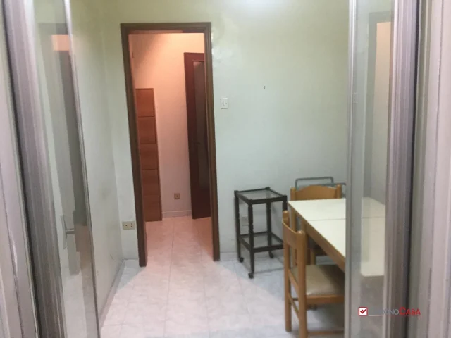 Appartamenti in Vendita - Gazzi, fronte policlinico, 3 vani cucina e wc