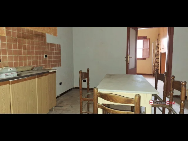 Appartamenti in Vendita - Via polveriera,appartamentino da ristrutturare