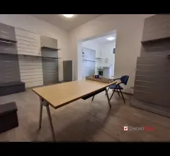 Appartamenti in Vendita - Bottega ristrutturata ad una luce, contesse