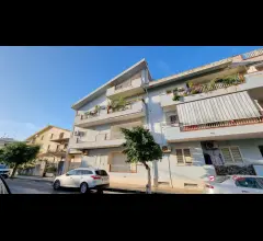 Venetico marina fronte mare 3 vani con cantina