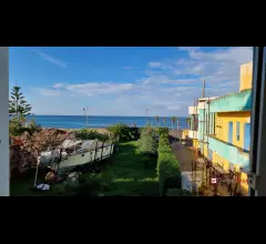 Appartamenti in Vendita - Venetico marina fronte mare 3 vani con cantina
