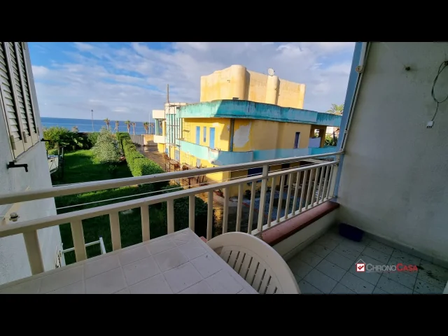 Appartamenti in Vendita - Venetico marina fronte mare 3 vani con cantina