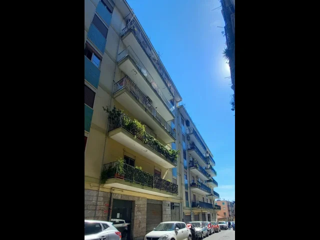 Appartamenti in Vendita - Via princ.mafalda ,appartamento di 4 vani e servizi