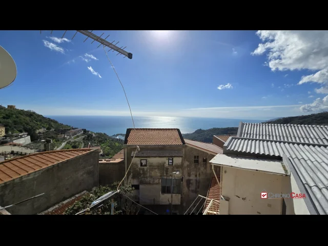 Appartamenti in Vendita - Alì superiore, panoramica mansarda arredata. 3 vani