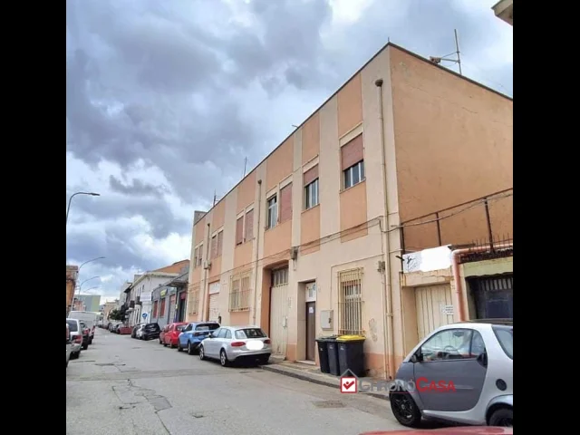 Zona via la farina, funzionale edificio, 650mq più terrazzo