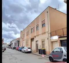Zona via la farina, funzionale edificio, 650mq più terrazzo
