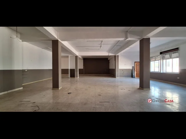 Appartamenti in Vendita - Zona via la farina, funzionale edificio, 650mq più terrazzo