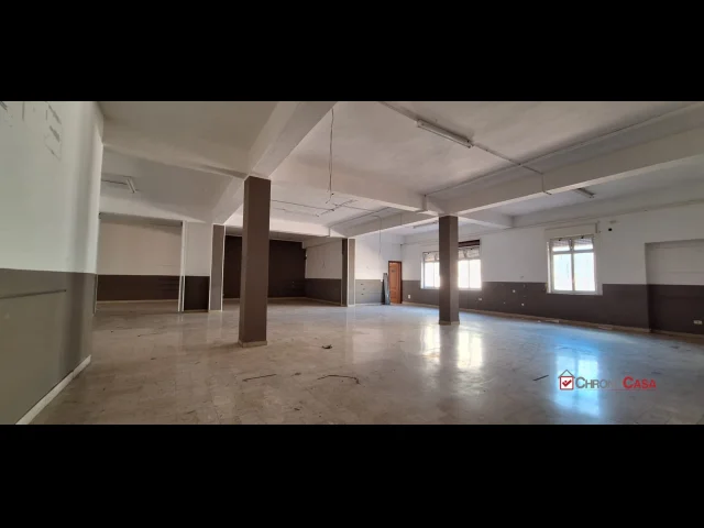 Appartamenti in Vendita - Zona via la farina, funzionale edificio, 650mq più terrazzo