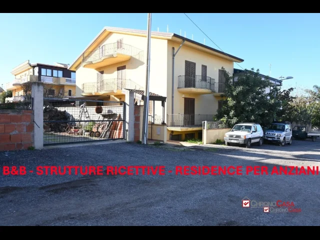Appartamenti in Vendita - Villa singola su 3 piani. ideale a strutture ricettive