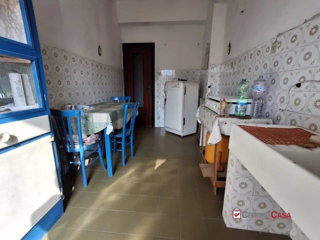 Appartamenti in Vendita - Luminoso bivani + servizi contesse