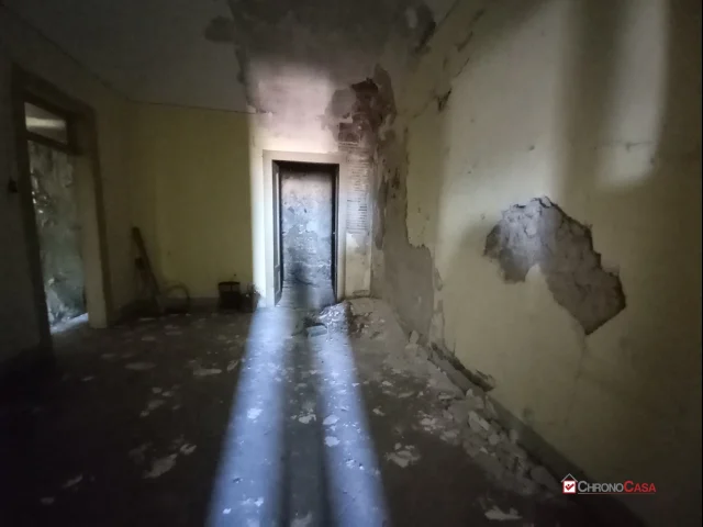 Appartamenti in Vendita - Appartamento da ristrutturare mq 148 centro storico