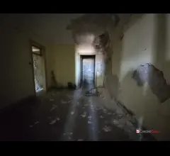 Appartamenti in Vendita - Appartamento da ristrutturare mq 148 centro storico