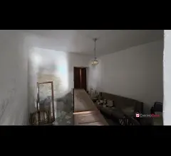 Appartamenti in Vendita - Semindipendente con terreno edificabile pace del mela