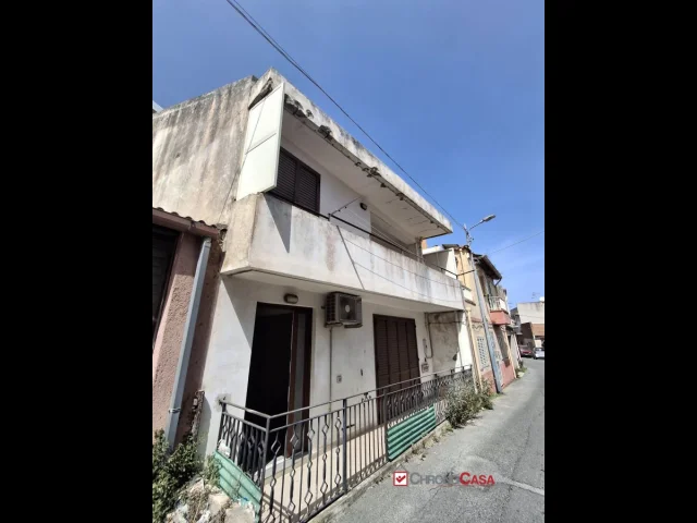 Appartamenti in Vendita - Faro superiore, indipendente su tre livelli