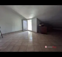 Appartamenti in Vendita - Faro superiore, indipendente su tre livelli