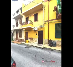 Appartamenti in Vendita - Villafranca, indipendente su 2 livelli 3 vani 2wc e terrazza