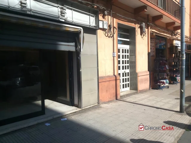 Appartamenti in Vendita - Provinciale, ampio locale su strada con retro bottega