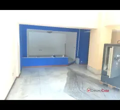 Appartamenti in Vendita - Provinciale, ampio locale su strada con retro bottega
