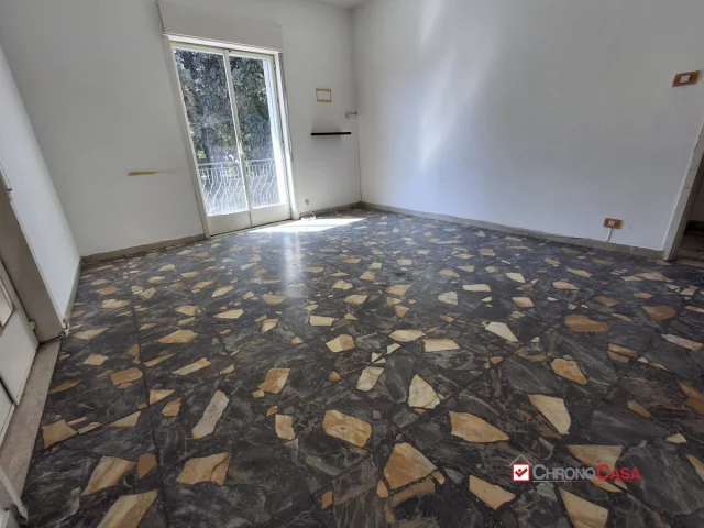 Appartamenti in Vendita - Luminoso e ampio trivani non arredato s.s. 114 tremestieri
