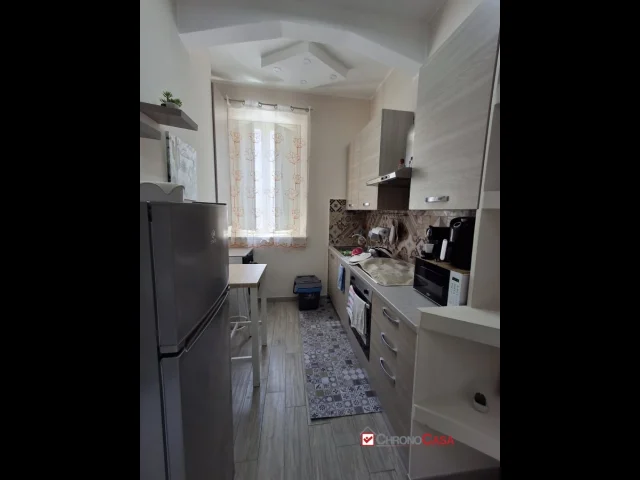 Appartamenti in Vendita - Camera luminosa e arredata tutto incluso zona gazzi