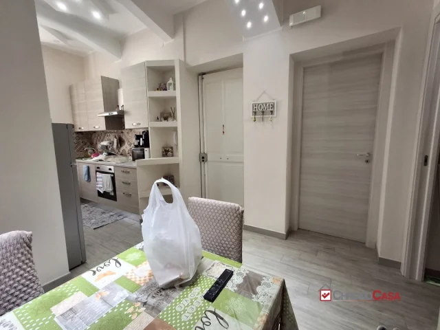 Appartamenti in Vendita - Camera luminosa e arredata tutto incluso zona gazzi
