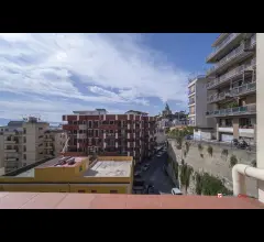Appartamenti in Vendita - Via osservatorio, pressi regina margherita, 4 vani