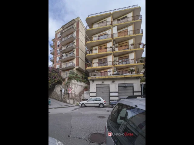 Appartamenti in Vendita - Luminoso trivani zona centrale, viale principe umberto