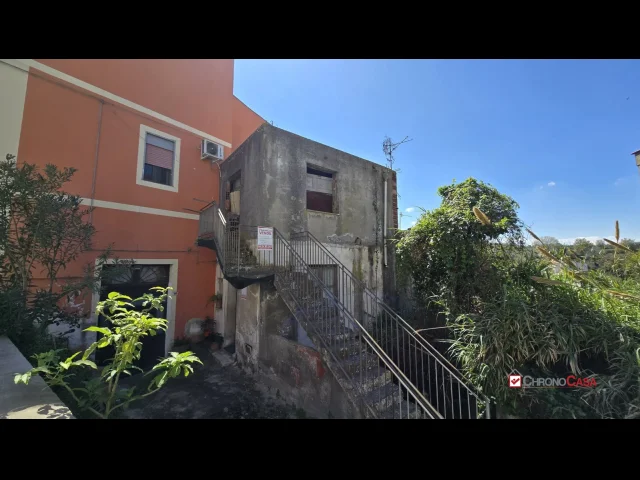 Indipendente con terreno edificabile pace del mela