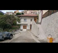 Ali',villa indipendente con ampio terreno, ottime condizioni